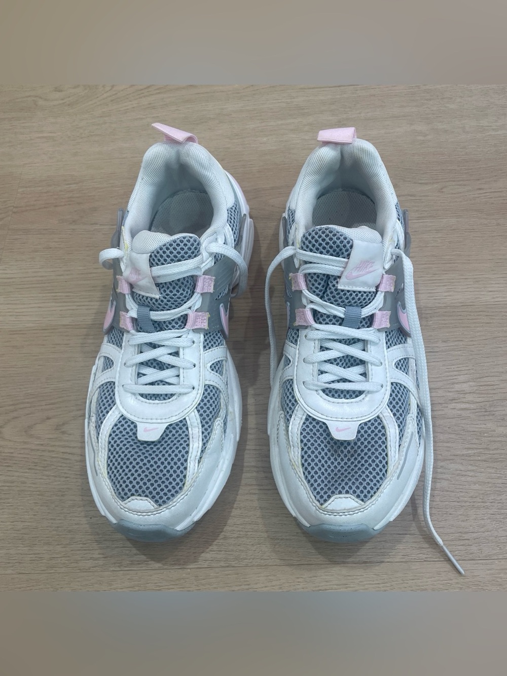 Nike Women’s White and Light Pink Running Sneakers